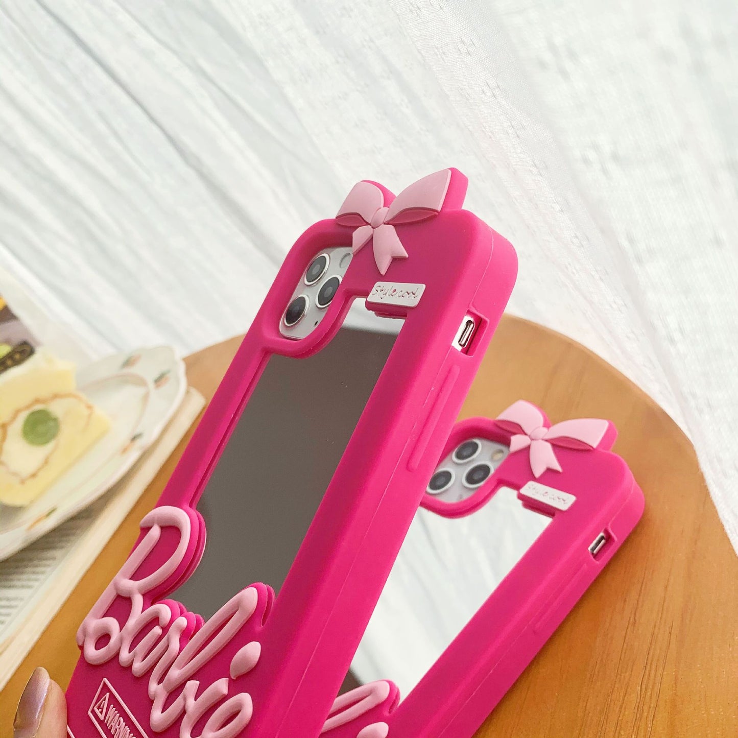 luxury phone case has a variety of styles from 11 to 14, anti-fall, all-inclusive and wear-resistant TPU Free